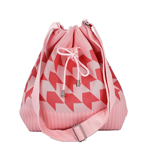 Geh&auml;kelte Beuteltasche mit Kordelzug